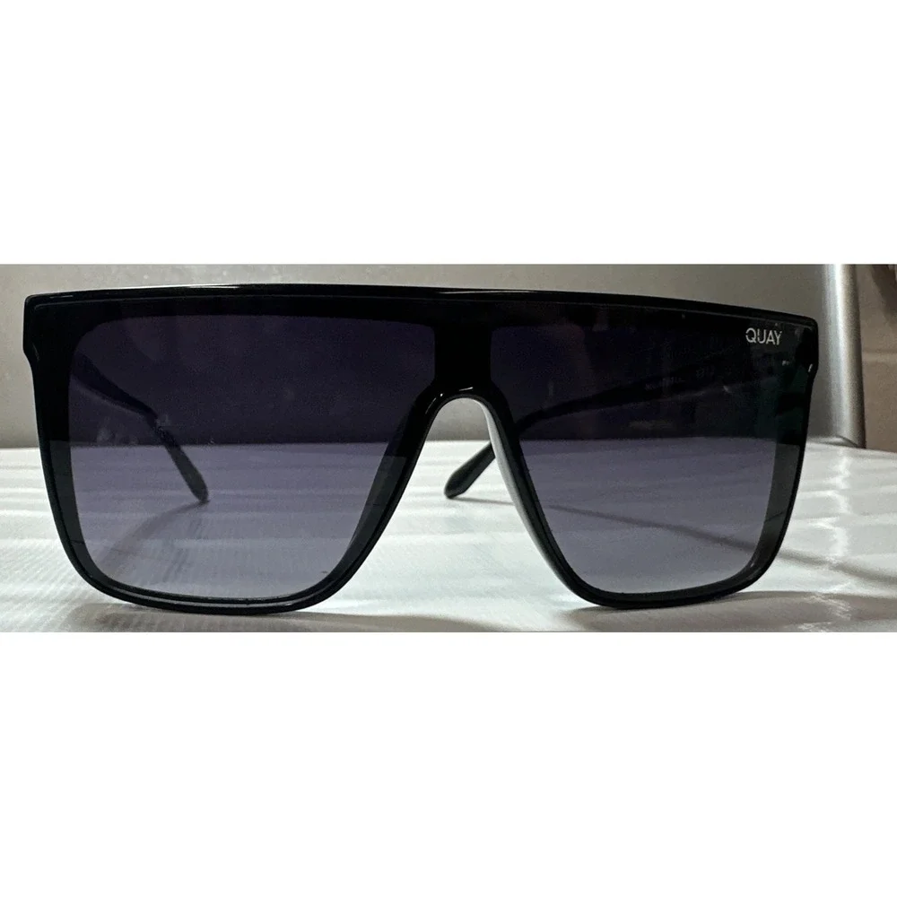 Quay NIGHTFALL MEDIUM NO-NS-1212-BLK/DSKPPY